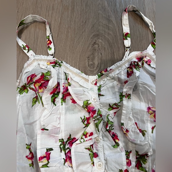 Hollister Floral 100% cotton Cute Top - Picture 4 of 10